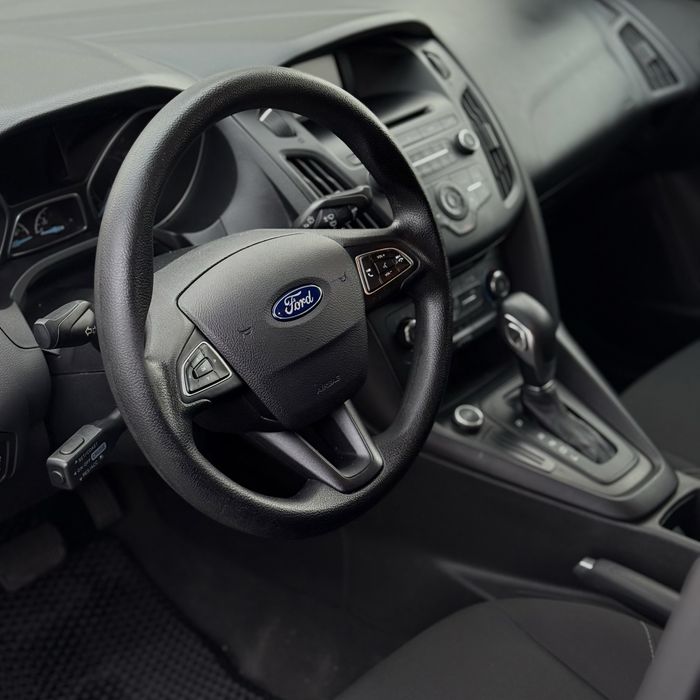 Ford Focus 2016 року, 2.0 бензин, автомат, чорний колір