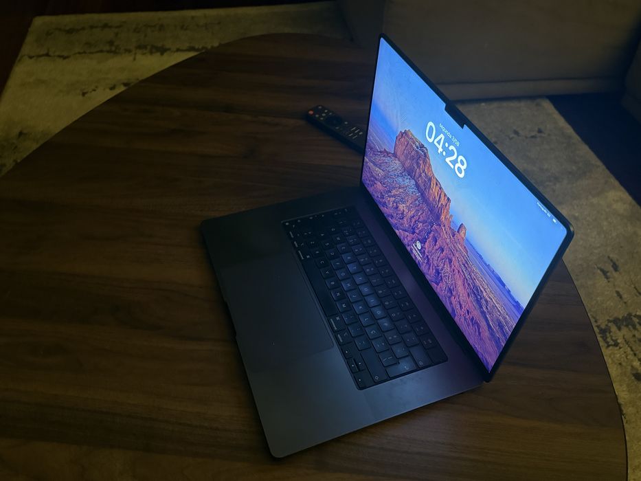 MacBook Pro 16" M3 Pro 18GB/1TB Preto Sideral — Excelente estado