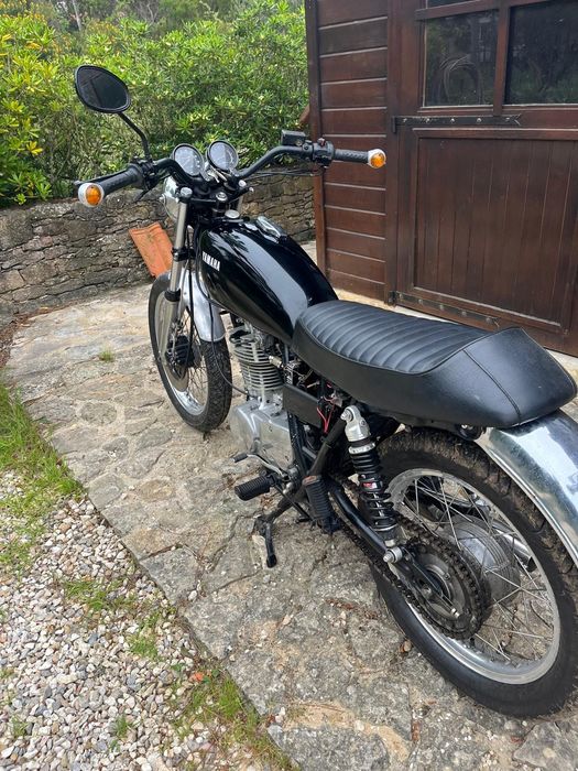 Yamaha SR500 (1989) Matrículada– Clássico Puro com Performance Otimizada