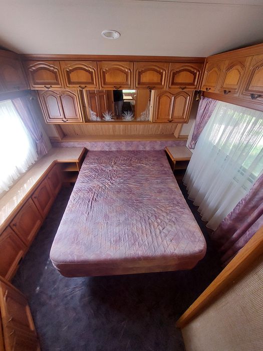 Караван  кемпінги, прицеп дача  будинок на колесах