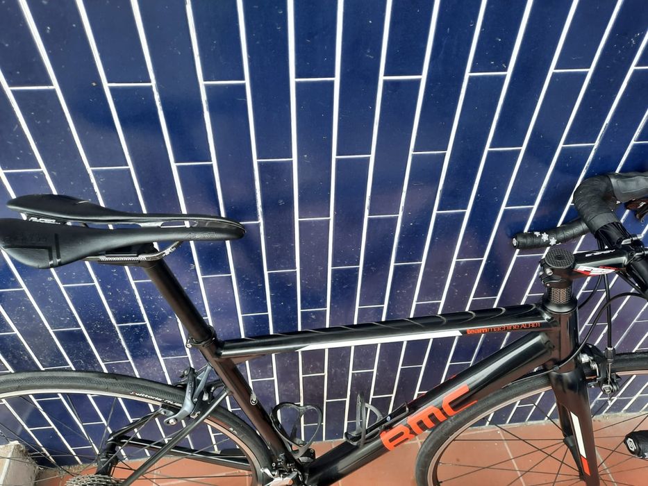 Bmc de estrada super equipada