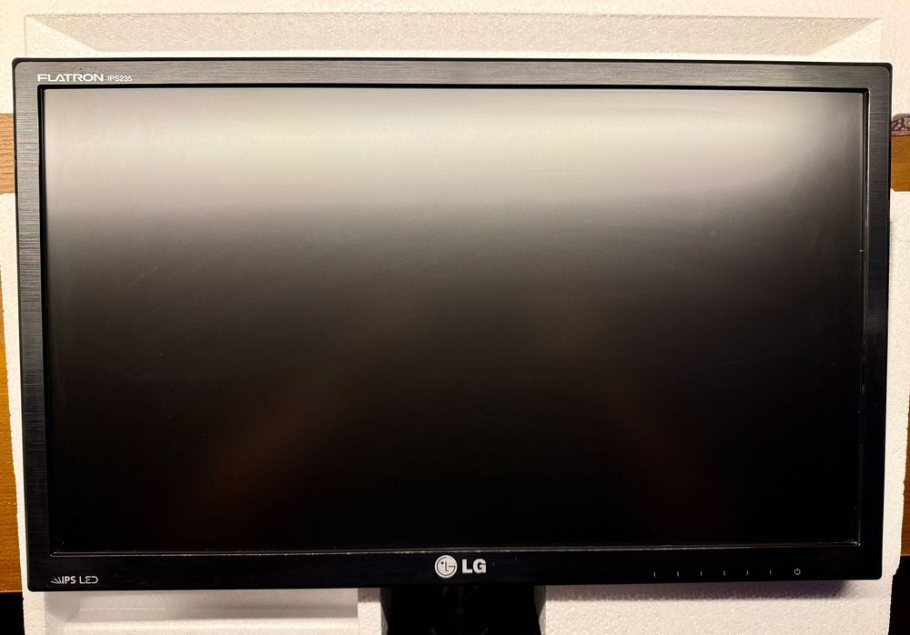 Монитор LG Flatron IPS235V-BN IPS LED
