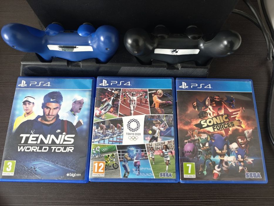 PS4 pro 1T i 2 pady