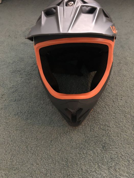 Kask lazer hulajnoga lub rower downhill