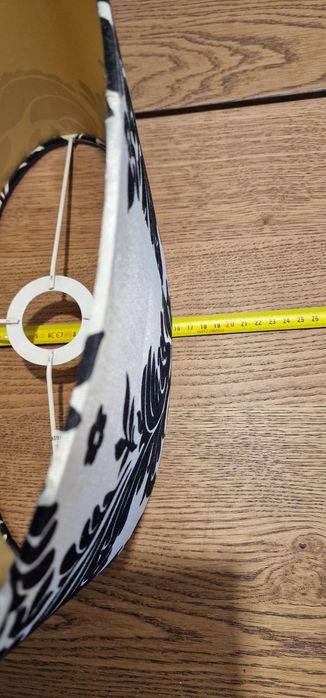 Abat jour branco e preto classico