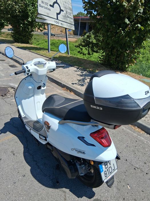 Vendo scooter dym 125, fugue.Como nova.É de julho 2025.Novo modelo da sym.