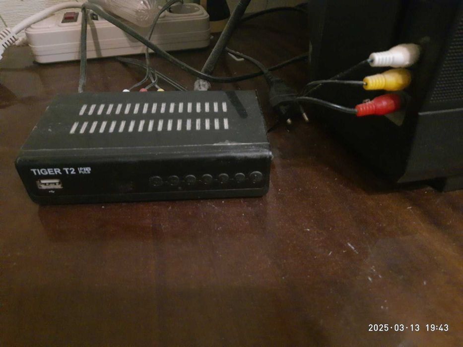 Телевізор з приставкою Т2