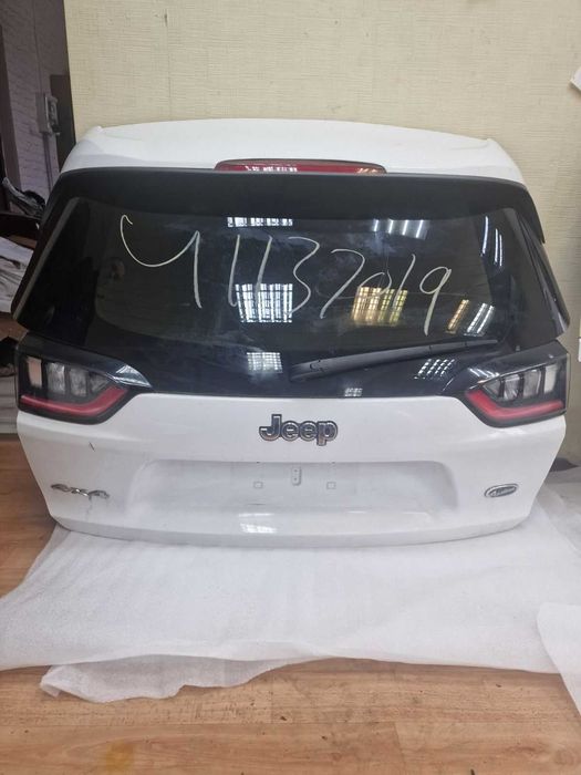 Ляда (крышка багажника) jeep Cherokee 2018 2019 2020 2021 2022