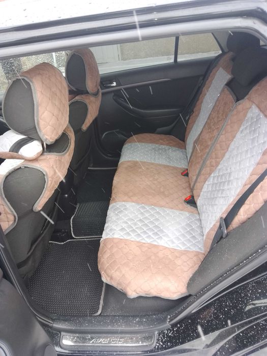 Тойота авенсіс 2005