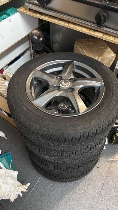4 jantes 15'' com pneus com muito piso