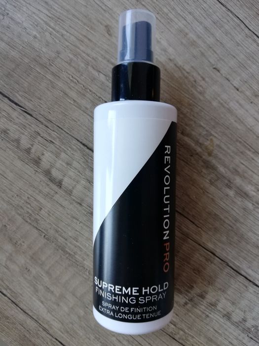 RevolutionPro - spray utrwalajaco - wykańczający makijaż, nowy