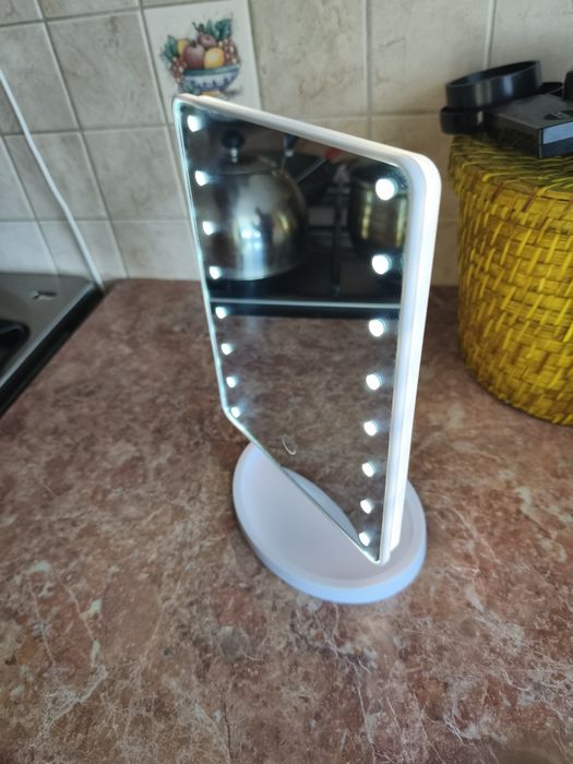 Lusterko podświetlane stan idealny