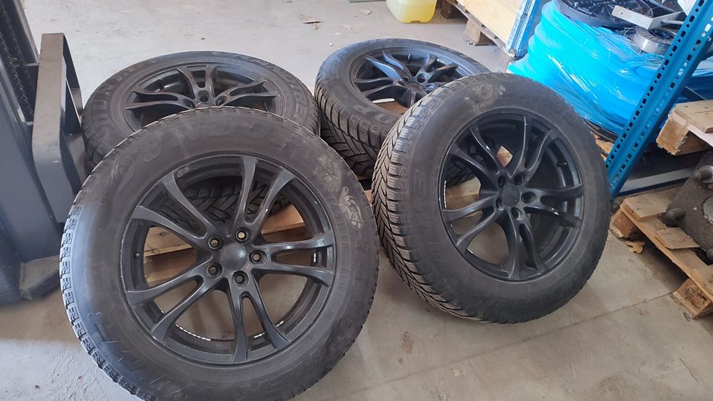 Felgi z oponami zima 235/65/18 Nissan 5x114.3