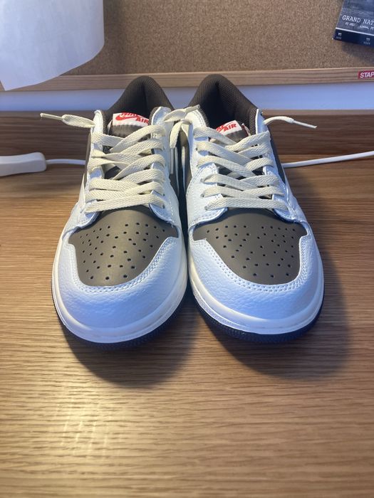 Travis scott jordan 1 low mocha