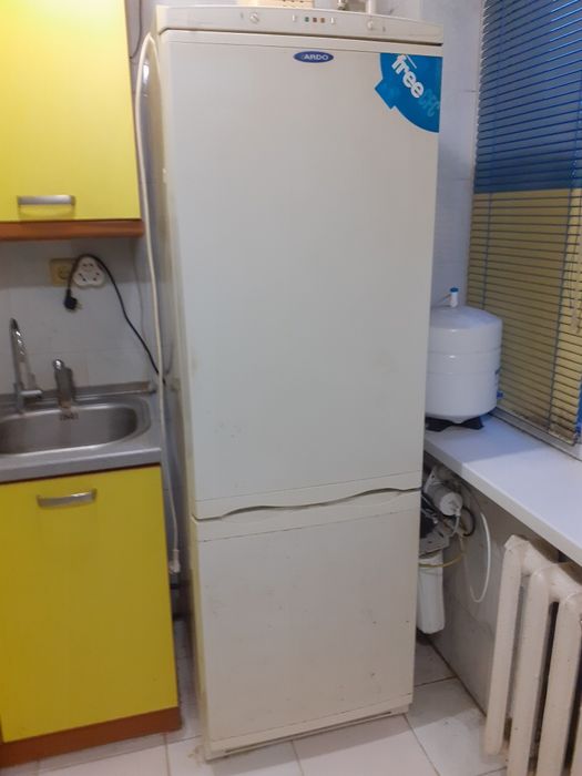 Продається італійський холодильник з морозильною камерою Ardo в ідеаль