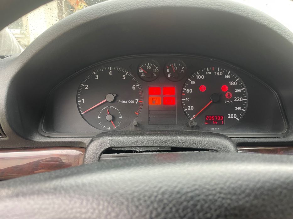 Продам ауді А4 б5