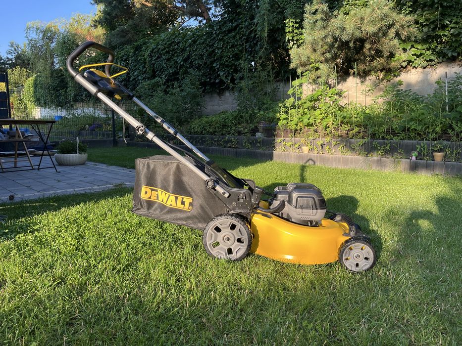 Kosiarka Dewalt DCMW 564N