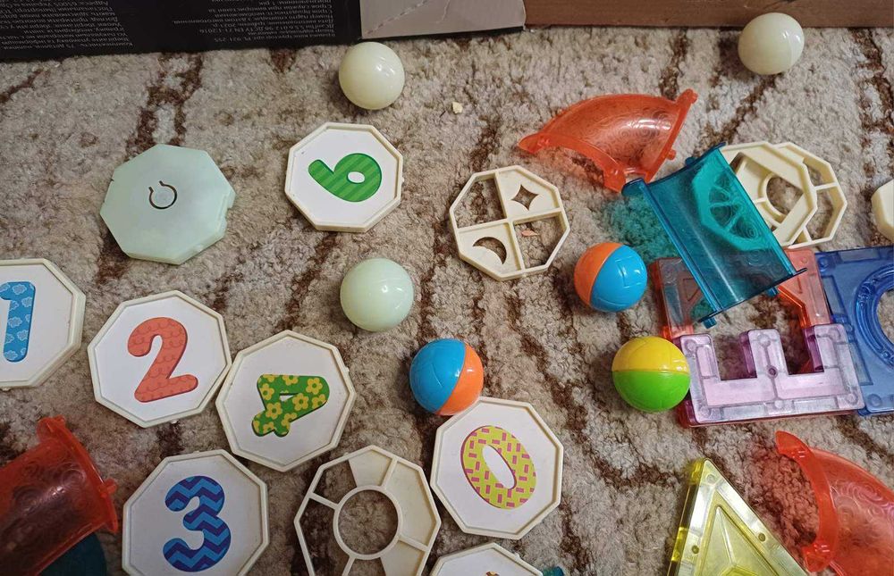 Магнітний конструктор PL-921-255 75 дет.,в ідеал.стані-клас.подарунок