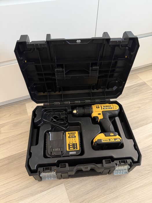 Wiertarko wkrętarka dewalt  DCD776 akumulatorem i ladowarka + walizka