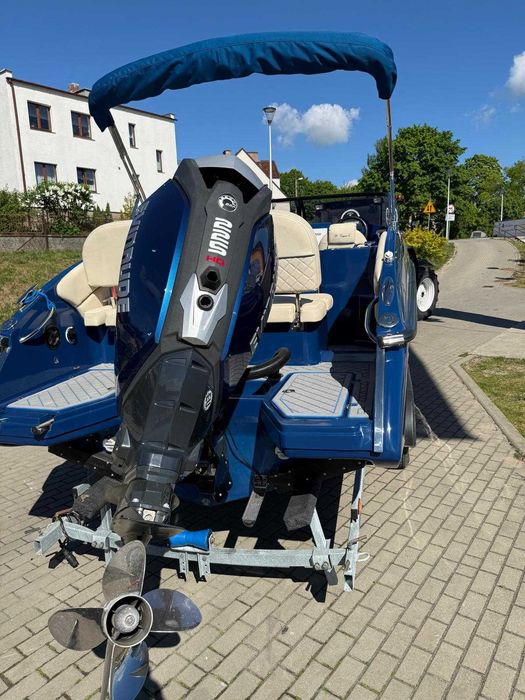 St. Tropez 6 (rok 2023) + Evinrude 225 HO (90 mth na gwarancji) + nowa przyczepa podłodziowa + FV!!!