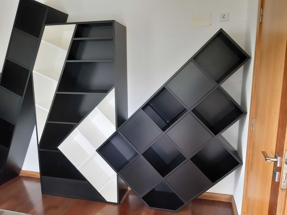 Moveis estante de prateleiras e portas