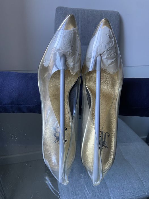Sapatos Jessica Rich transparentes com salto dourado – NOVOS
