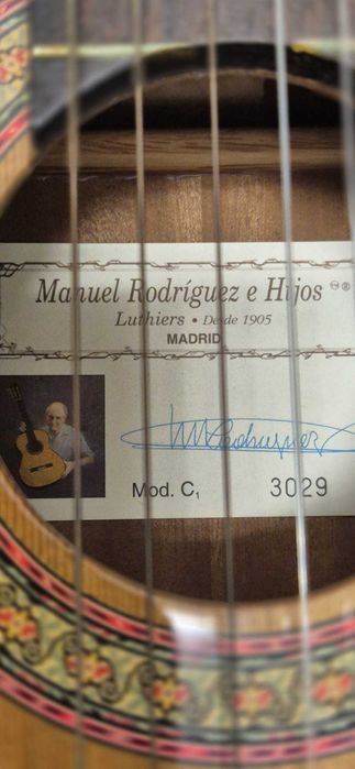 Guitarra clássica Manuel Rodríguez e Hijos usada com estojo rígido