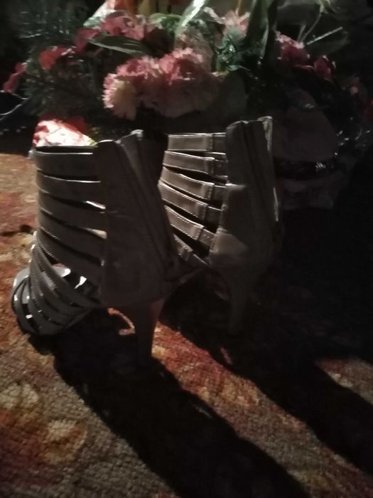 Szpilki, gladiatorki, sandały rozm. 36