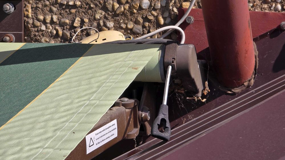 Markiza tarasowa elektryczna przyścienna balkonowa 3,3x3,2m +2 piloty