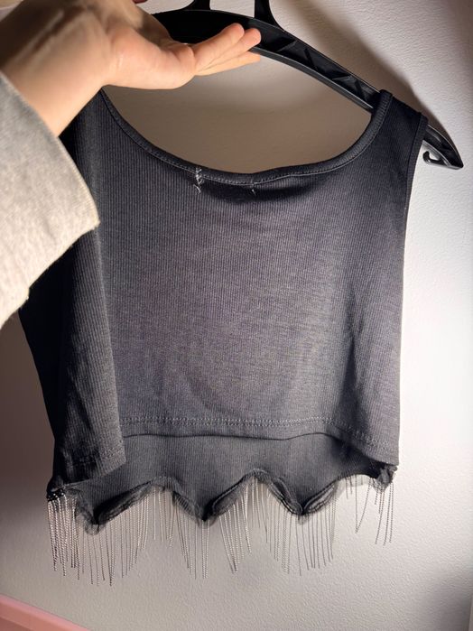 Топ чорний з вісюльками