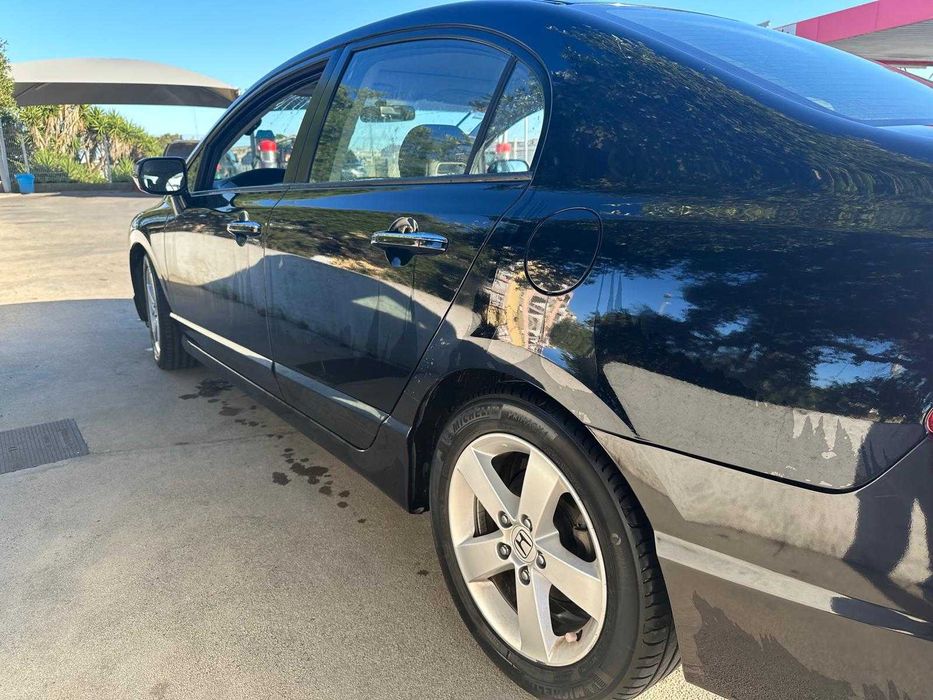 Honda Civic — fotografia 4
