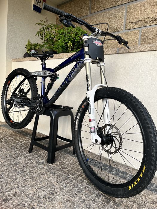 kona stink em otimo edtado