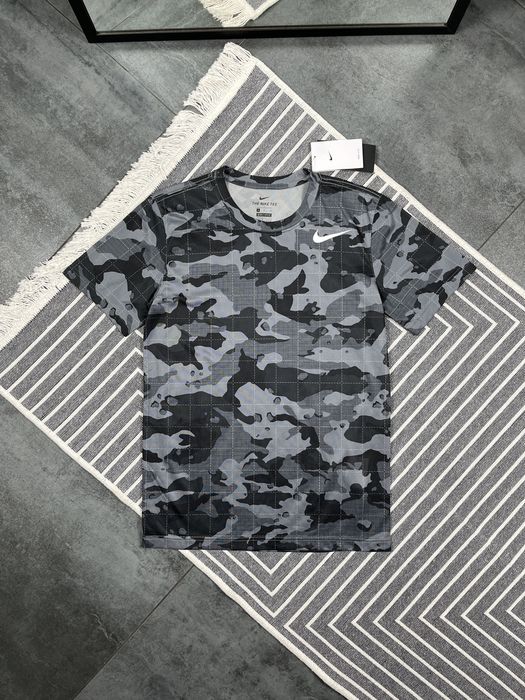 Чоловіча нова спортивна футболка Nike Dri-Fit