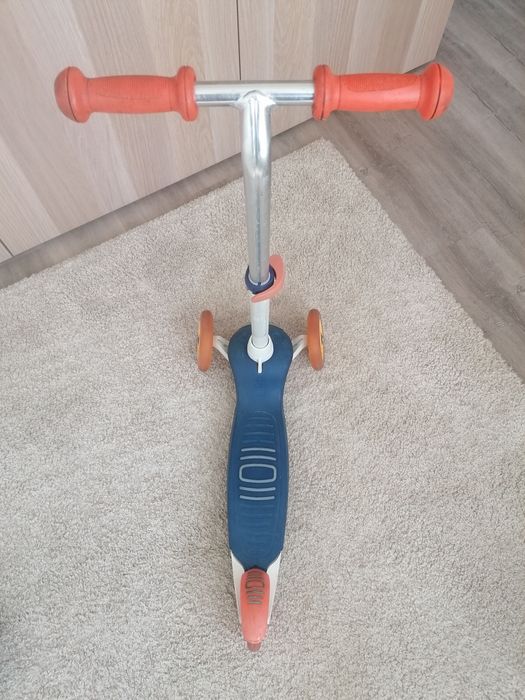 Trotinete infantil ajustável com luzes!