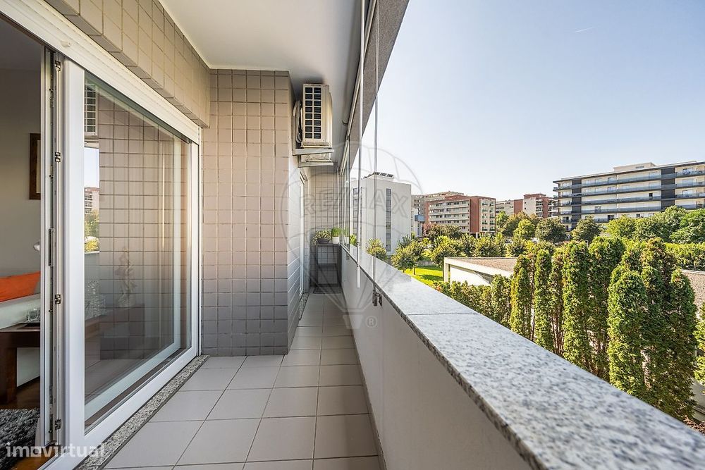 Fantástico apartamento T3, localizado em São Víctor.