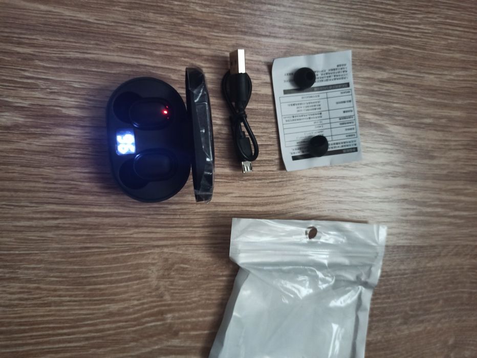 Нові бездротові навушники