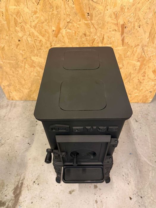 Dovre CB 100 – norweski żeliwny piec na drewno