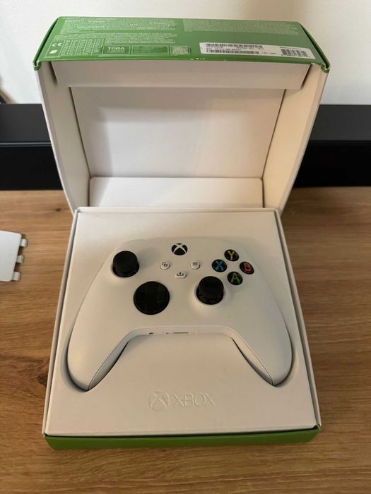 Xbox series s 512gb + 2 controles + base de carregamento