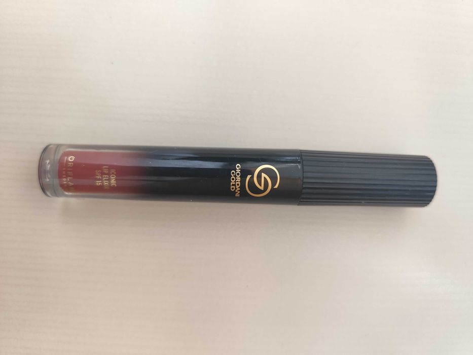 Welurowa pomadka do ust w płynie Giordani gold chocolate welour