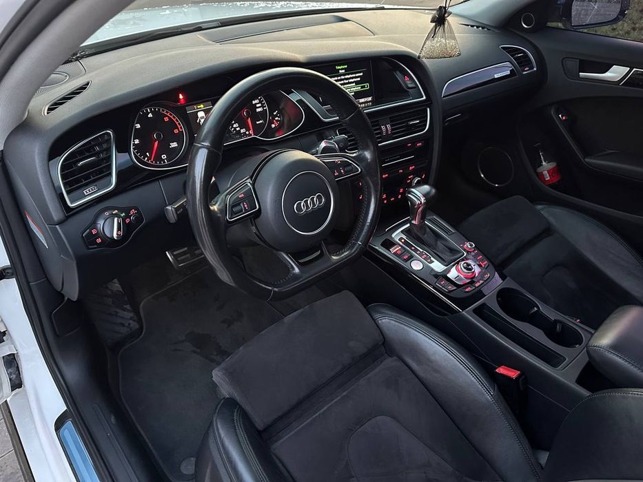 Продам AUDI A4 B8 2.0 Quattro