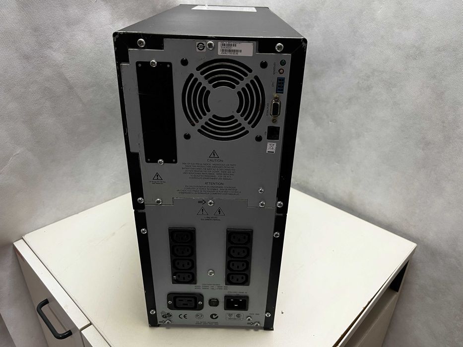 Zasilacz UPS APC SUA3000I 3000 VA 2700 W