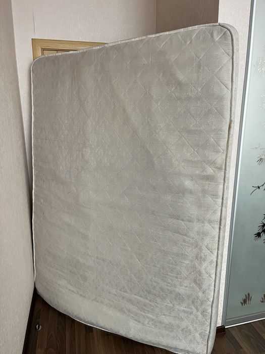 Віддам матрац 1600х2000 см.