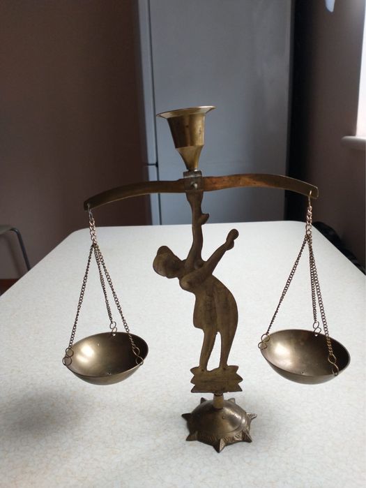 Mosiężna waga 27 cm wysokości