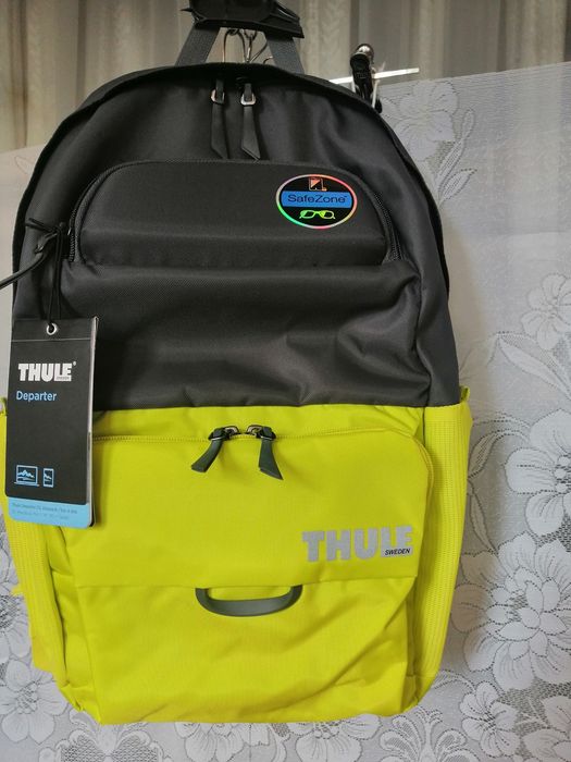 Яскравий рюкзак THULE.