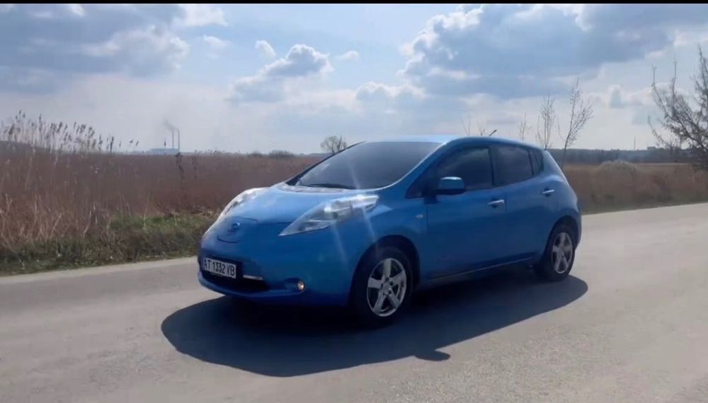 Продам Nissan Leaf