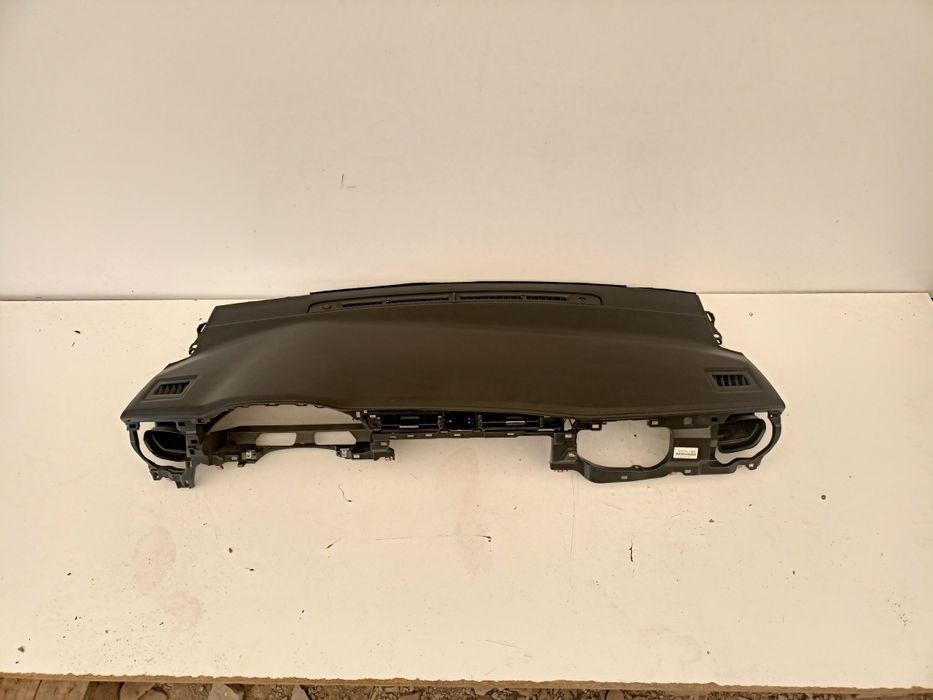 Toyota Corolla E16 USA kokpit konsola deska rozdzielcza