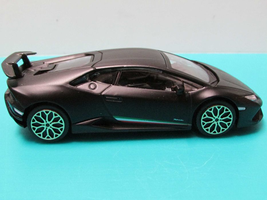 Lamborghini Huracán Performante - Bburago escala 1/43