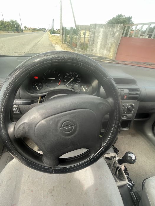 Opel corsa b 1200 a gasolina