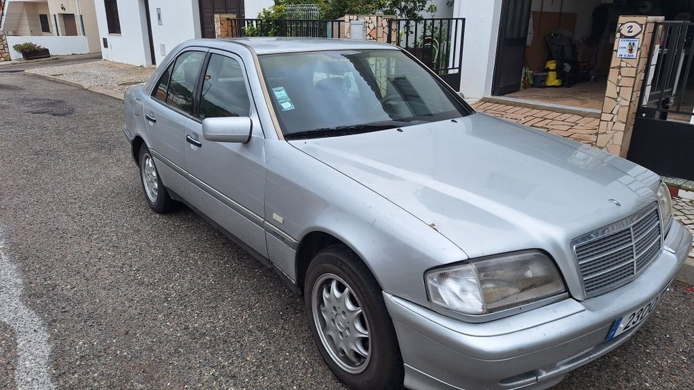 Mercedes-Benz C220