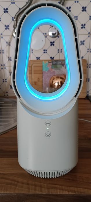 Ventilador de mesa com luzes led